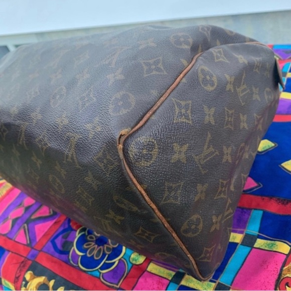 Authentic Louis Vuitton Speedy 35 - Picture 5 of 14
